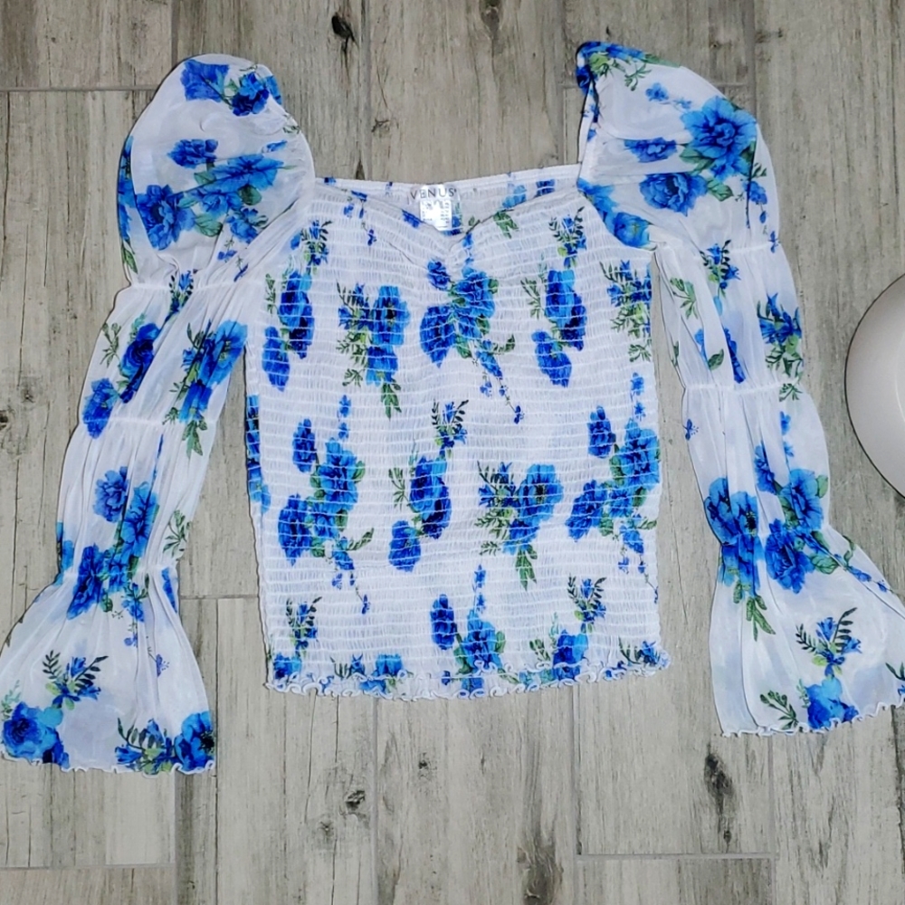 NWOT Venus Top